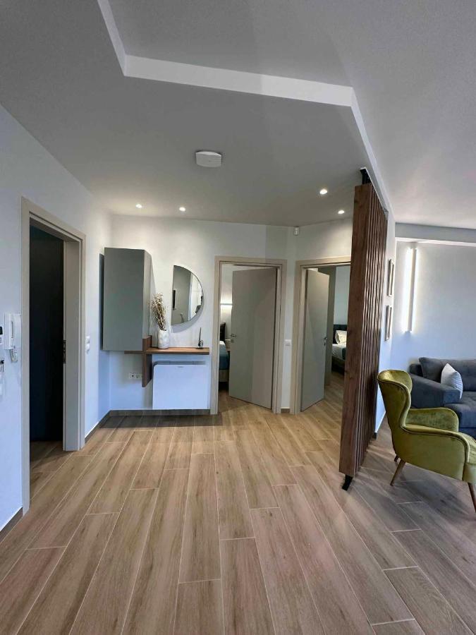 Elia Luxury *